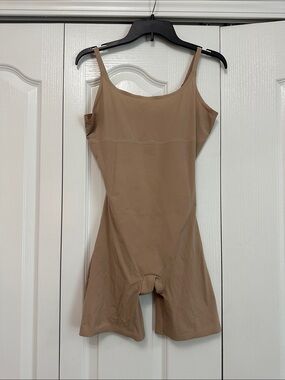 Assets By Spanx Nude/Tan Seamless Shaping Bodysuit Romper